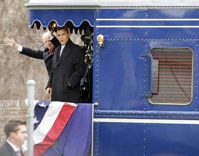 Chùm ảnh: Chuyến tàu lịch sử của Obama tới Washington - 6