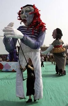 Chùm ảnh: Những chiếc diều hình thù quái dị - 9