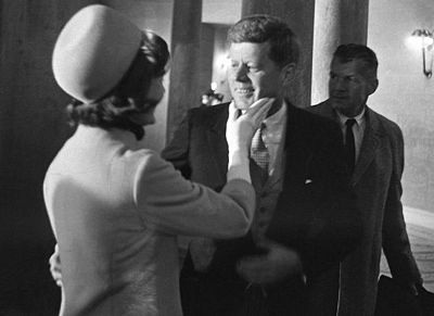 Chùm ảnh: Thời trang của các đệ nhất phu nhân trong ngày tổng thống nhậm chức - 1 Chùm ảnh: Thời trang của các đệ nhất phu nhân trong ngày tổng thống nhậm chức - 1