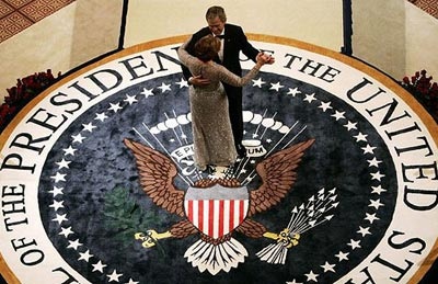 Chùm ảnh: Các tổng thống Mỹ khiêu vũ trong lễ nhậm chức - 6