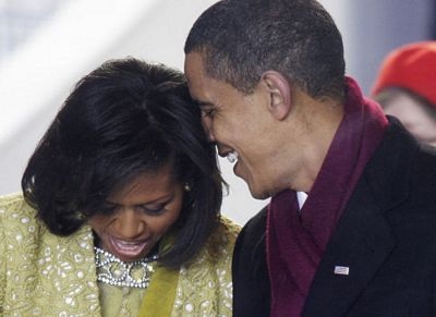 Vợ chồng Obama “tình cảm” cả trong ngày nhậm chức - 7