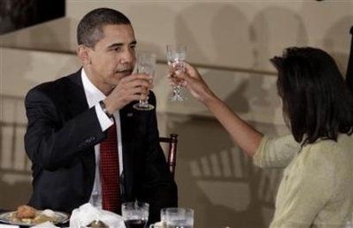 Vợ chồng Obama “tình cảm” cả trong ngày nhậm chức - 10