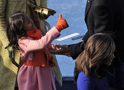 Hai cô chủ nhỏ xinh tươi trong lễ nhậm chức của Obama - 7 Hai cô chủ nhỏ xinh tươi trong lễ nhậm chức của Obama - 7