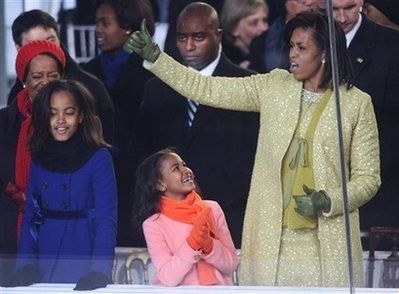 Hai cô chủ nhỏ xinh tươi trong lễ nhậm chức của Obama - 6 Hai cô chủ nhỏ xinh tươi trong lễ nhậm chức của Obama - 6