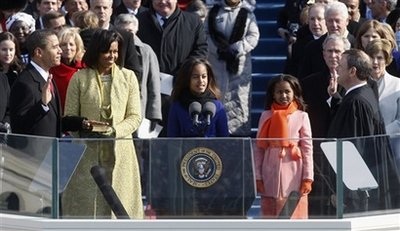 Hai cô chủ nhỏ xinh tươi trong lễ nhậm chức của Obama - 4 Hai cô chủ nhỏ xinh tươi trong lễ nhậm chức của Obama - 4