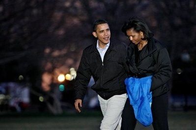 Gia đình Obama lần đầu tới "xứ sở thần tiên" - 12