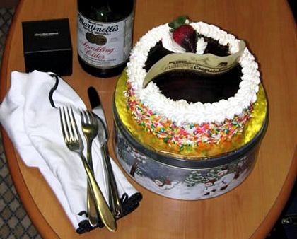 Những “tai nạn” cầu hôn nổi tiếng thế giới - 7