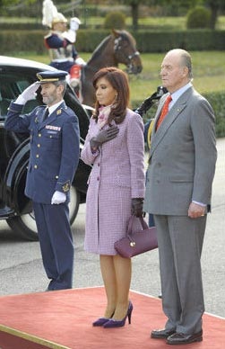 Thời trang của nữ Tổng thống quyến rũ nhất Mỹ Latinh - 8 Thời trang của nữ Tổng thống quyến rũ nhất Mỹ Latinh - 8