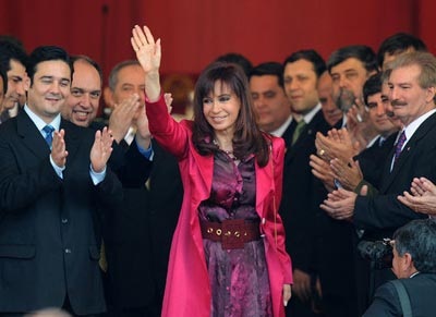 Thời trang của nữ Tổng thống quyến rũ nhất Mỹ Latinh - 10 Thời trang của nữ Tổng thống quyến rũ nhất Mỹ Latinh - 10