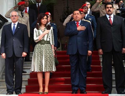 Thời trang của nữ Tổng thống quyến rũ nhất Mỹ Latinh - 9 Thời trang của nữ Tổng thống quyến rũ nhất Mỹ Latinh - 9