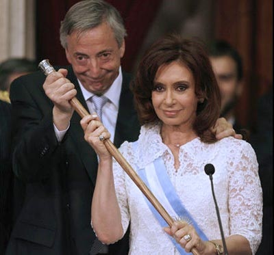 Thời trang của nữ Tổng thống quyến rũ nhất Mỹ Latinh - 6 Thời trang của nữ Tổng thống quyến rũ nhất Mỹ Latinh - 6