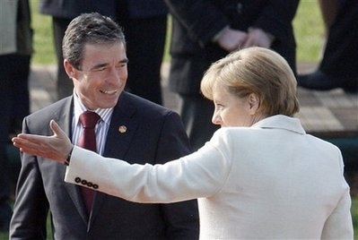 NATO bầu Tổng thư ký mới, tăng thêm 5.000 quân cho Afghanistan - 1 NATO bầu Tổng thư ký mới, tăng thêm 5.000 quân cho Afghanistan - 1