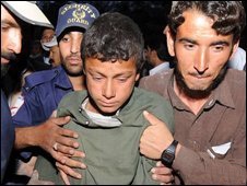 Pakistan: 62 người chết ngạt trong container - 1