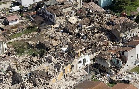 Ảnh gây sốc về thảm hoạ động đất Italia nhìn từ không trung - 6