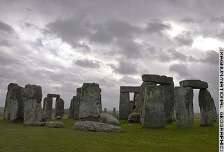 Anh: Phát hiện ngôi làng bí ẩn gần bãi đá Stonehenge - 1