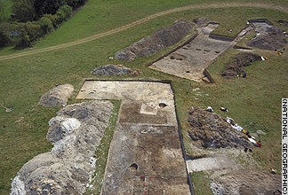 Anh: Phát hiện ngôi làng bí ẩn gần bãi đá Stonehenge - 4