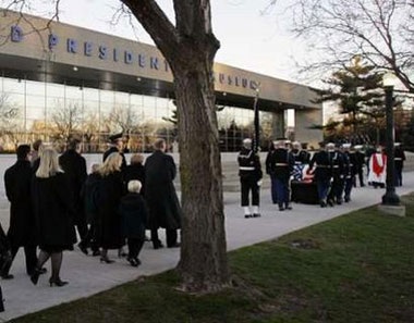 Chùm ảnh nước Mỹ tiễn đưa cựu Tổng thống Gerald Ford - 11