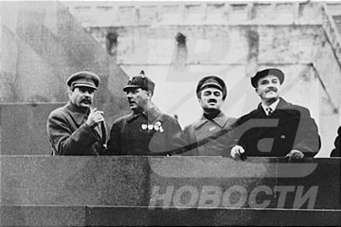 Chùm ảnh: Kỷ niệm 90 năm Cách Mạng Tháng 10 Nga - 3