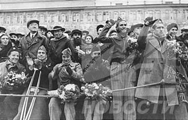 Chùm ảnh: Kỷ niệm 90 năm Cách Mạng Tháng 10 Nga - 4