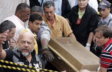 Brazil: Máy bay đâm nhà dân, 7 người thiệt mạng - 3 Brazil: Máy bay đâm nhà dân, 7 người thiệt mạng - 3