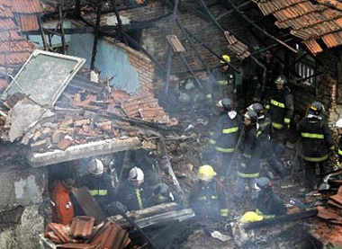 Brazil: Máy bay đâm nhà dân, 7 người thiệt mạng - 2 Brazil: Máy bay đâm nhà dân, 7 người thiệt mạng - 2