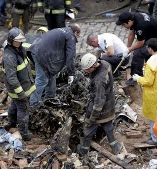 Brazil: Máy bay đâm nhà dân, 7 người thiệt mạng - 4 Brazil: Máy bay đâm nhà dân, 7 người thiệt mạng - 4