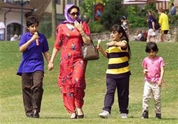 Sự nghiệp chính trị bão tố cựu Thủ tướng Bhutto - 1