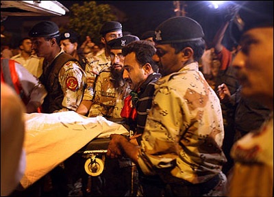 Chùm ảnh: Biển người đưa tiễn cựu Thủ tướng Bhutto - 3