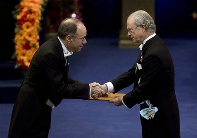 Chùm ảnh: Sôi động lễ trao giải thưởng Nobel 2007 - 10