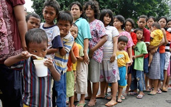 Ít nhất 20 người thiệt mạng, 340.000 bị mất nhà cửa - 9