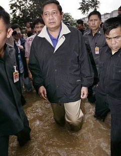 Ít nhất 20 người thiệt mạng, 340.000 bị mất nhà cửa - 8