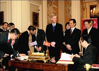 Chùm ảnh: Thủ tướng Nguyễn Tấn Dũng thăm Anh - 4 Chùm ảnh: Thủ tướng Nguyễn Tấn Dũng thăm Anh - 4