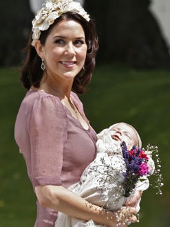 Chùm ảnh tiểu Công chúa của Hoàng gia Đan Mạch - 2 Chùm ảnh tiểu Công chúa của Hoàng gia Đan Mạch - 2