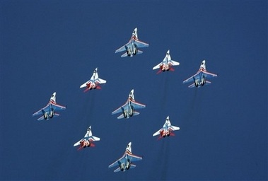 Nga phô diễn sức mạnh quân sự trong triển lãm hàng không - 1