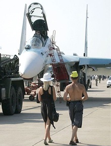 Nga phô diễn sức mạnh quân sự trong triển lãm hàng không - 16