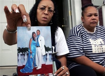 3 sinh viên bị hành quyết trong trường học Mỹ - 1 3 sinh viên bị hành quyết trong trường học Mỹ - 1