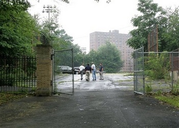 3 sinh viên bị hành quyết trong trường học Mỹ - 2 3 sinh viên bị hành quyết trong trường học Mỹ - 2