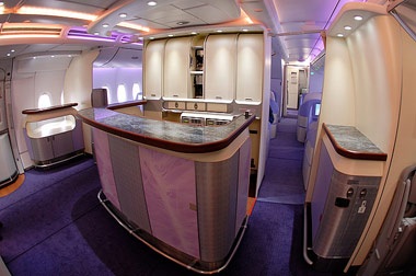 Thăm “khách sạn bay” Airbus A380 - 2