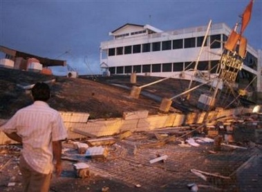 Indonesia rung chuyển bởi hai trận động đất mạnh liên tiếp - 1