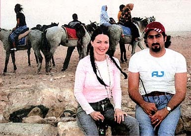 Vợ cũ con trai bin Laden sẽ nối lại nhân duyên  - 1