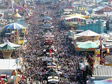 Chùm ảnh: Khai mạc lễ hội bia lớn nhất thế giới - 5