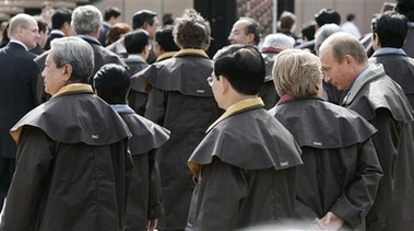 Chùm ảnh: Lãnh đạo APEC trong trang phục áo bành tô - 6