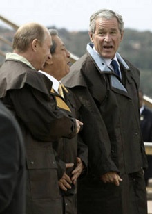 Chùm ảnh: Lãnh đạo APEC trong trang phục áo bành tô - 4