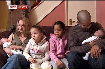 Hai lần sinh đôi một đen, một trắng - 2