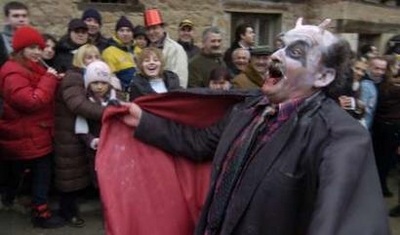 Lễ hội hoá trang “man rợ”  - 7