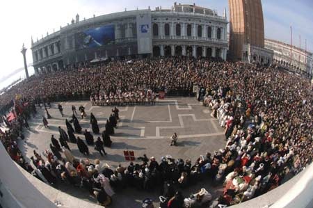 Xem lễ hội hoá trang tại “thành phố nổi” Venice - 12