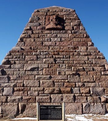 Những kim tự tháp nổi tiếng thế giới - 6