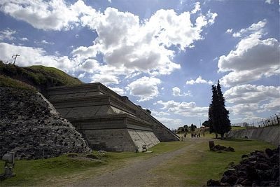 Những kim tự tháp nổi tiếng thế giới - 8