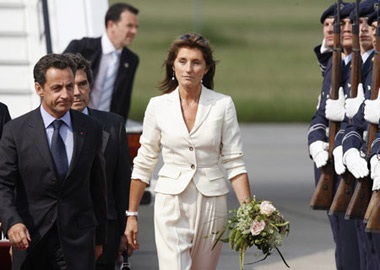 Vợ chồng Tổng thống Pháp đã ly hôn - 2