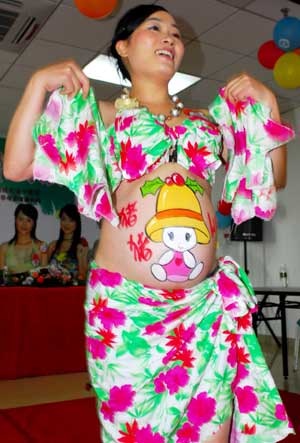 Bà bầu… khoe bụng đẹp - 2 Bà bầu… khoe bụng đẹp - 2